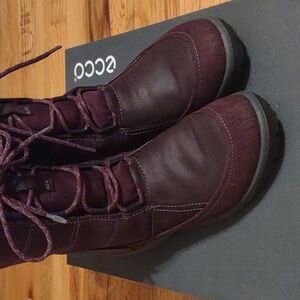 Ecco Trace Lite Boots size 40 color Fig (wine)